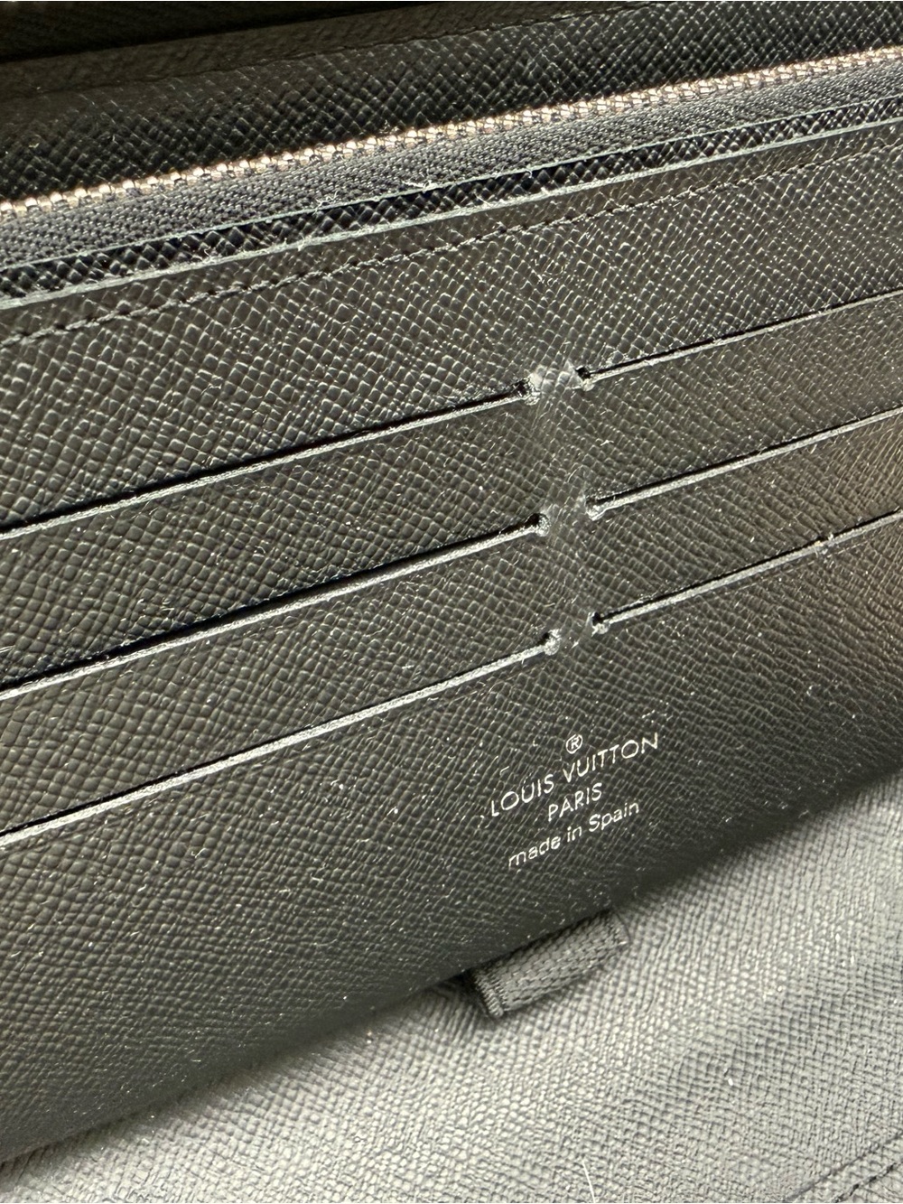 Louis Vuitton Black Epi Leather Zippy Wallet - Picture 5 of 9